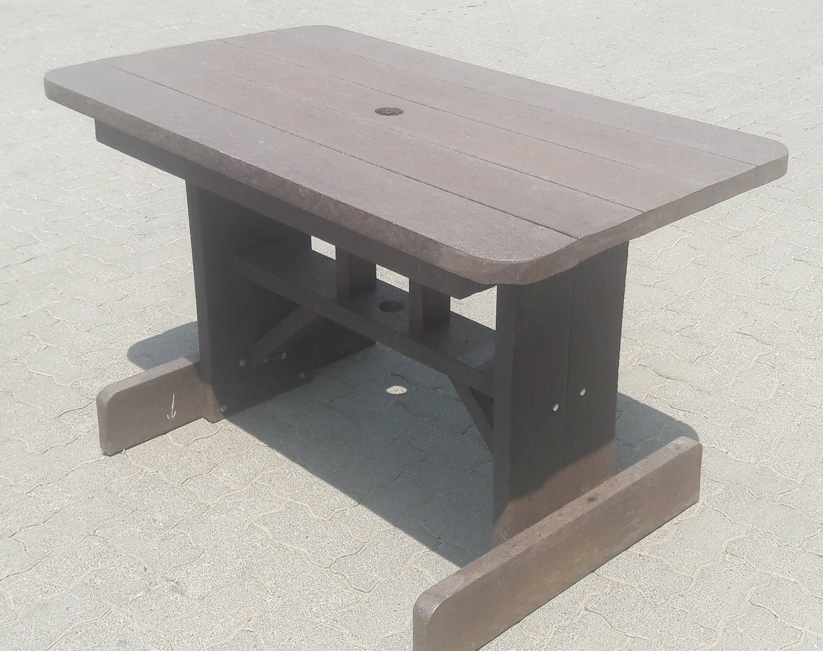 Recycled Plastic Freestanding Sleeper Table