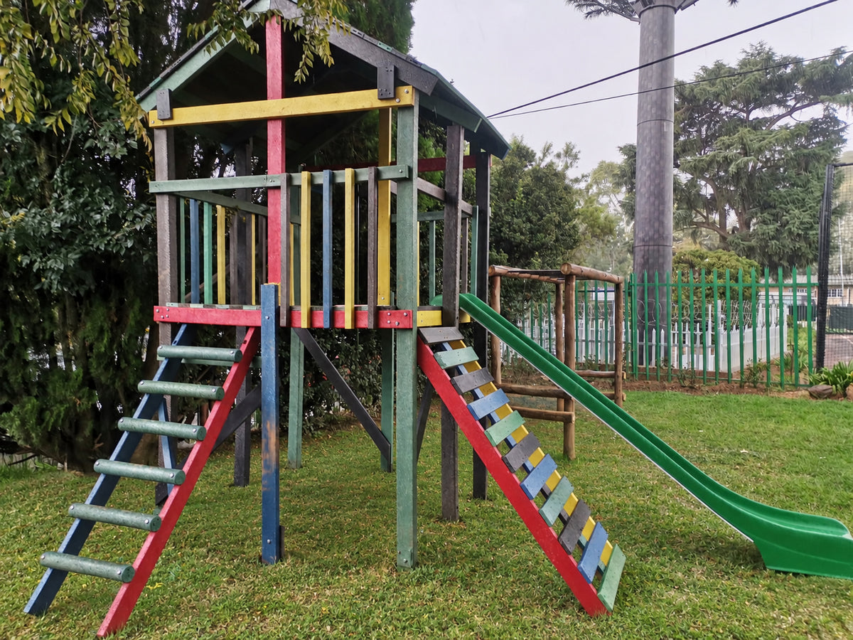 Benny's Jungle Gym in Mixed Colours, full gym angle 1