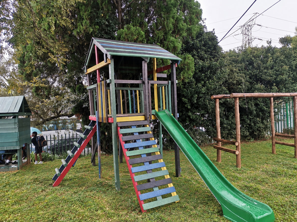 Benny's Jungle Gym in Mixed Colours, full gym angle 3