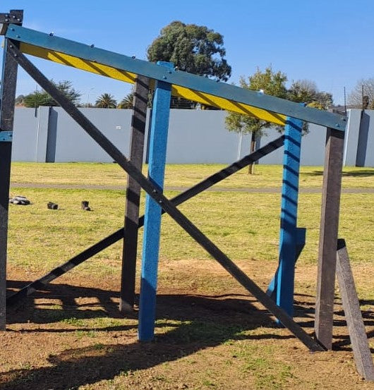 Recycled Plastic Free Standing Monkey Rail